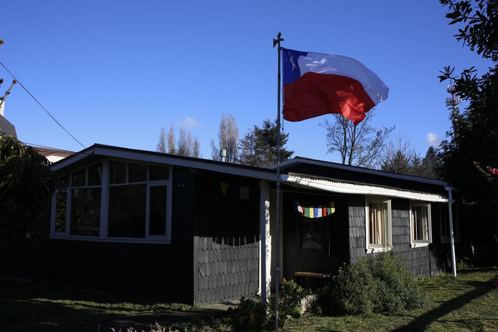 Casa Vieja Hostel & Camping プエルト・バラス エクステリア 写真